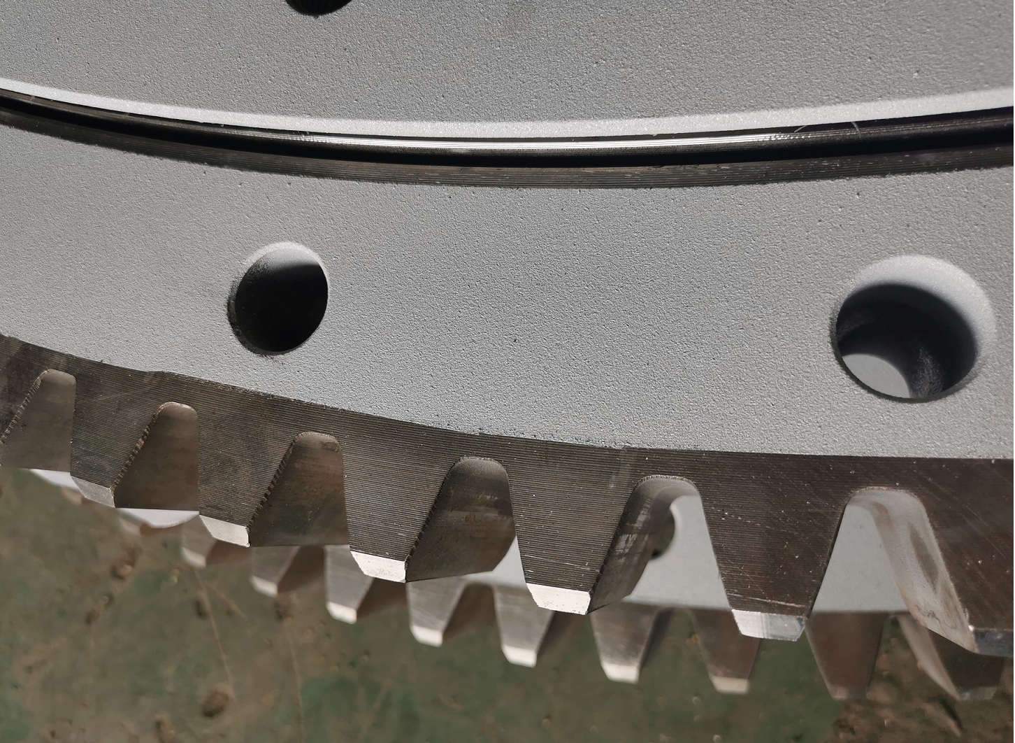 Inel de lovire cu pictură cu zinc